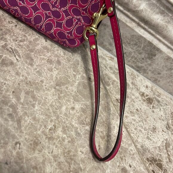 Coach Poppy Signature Bow Wristlet Fuchsia & Gold - Picture 7 of 17